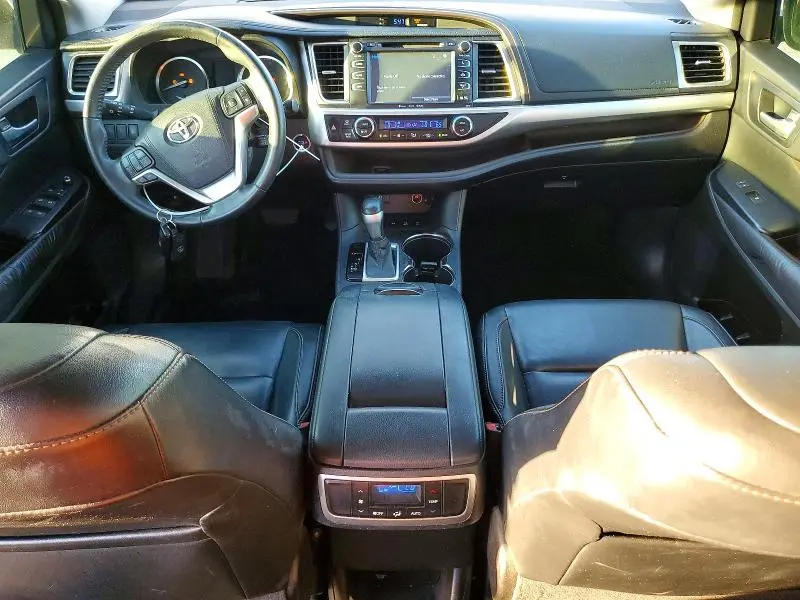 2016 TOYOTA HIGHLANDER XLE  