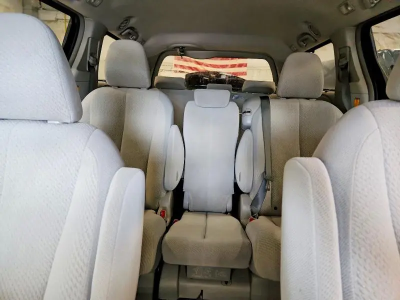 2012 TOYOTA SIENNA LE  