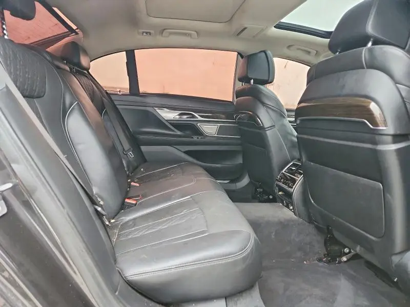2018 BMW 750 XI  