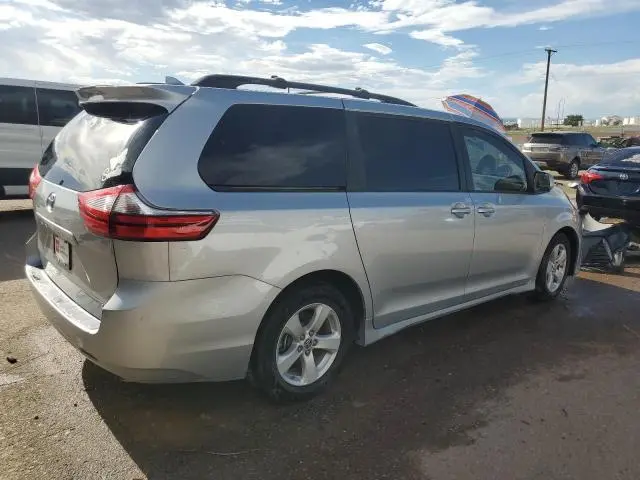 2020 TOYOTA SIENNA LE  