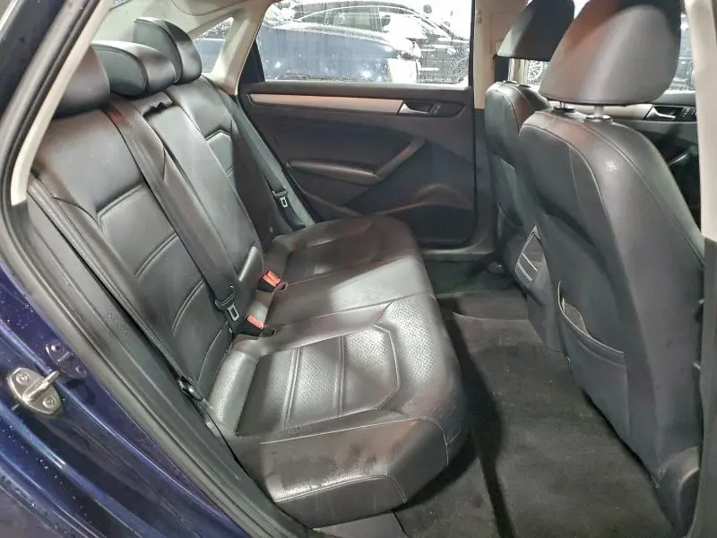 2015 VOLKSWAGEN PASSAT S  