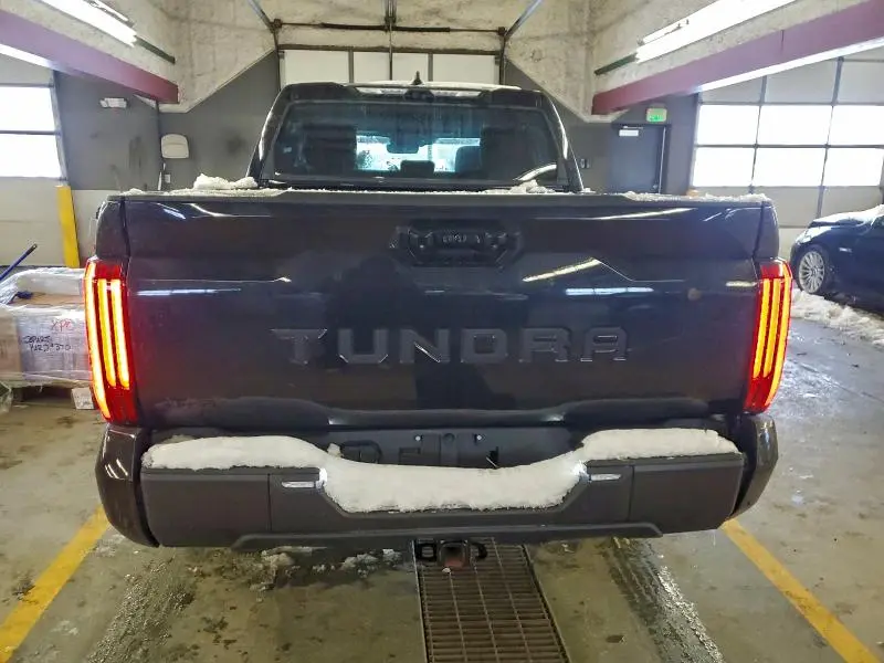 2025 TOYOTA TUNDRA CREWMAX LIMITED  