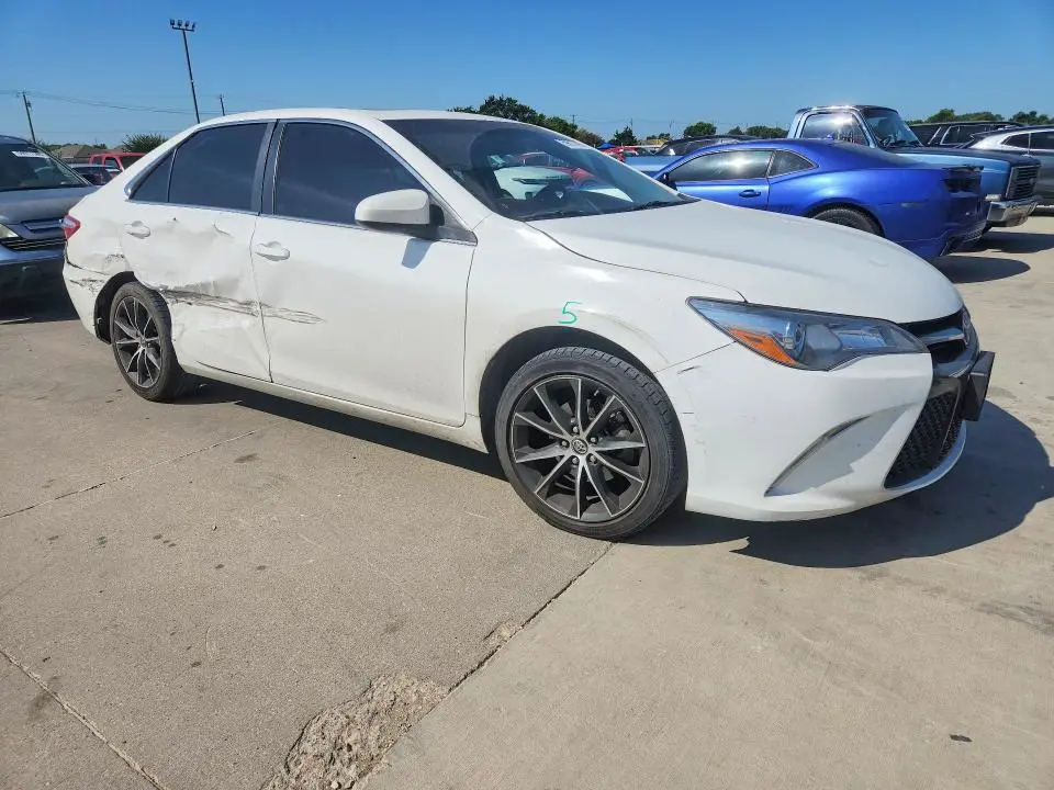 2015 TOYOTA CAMRY XSE  
