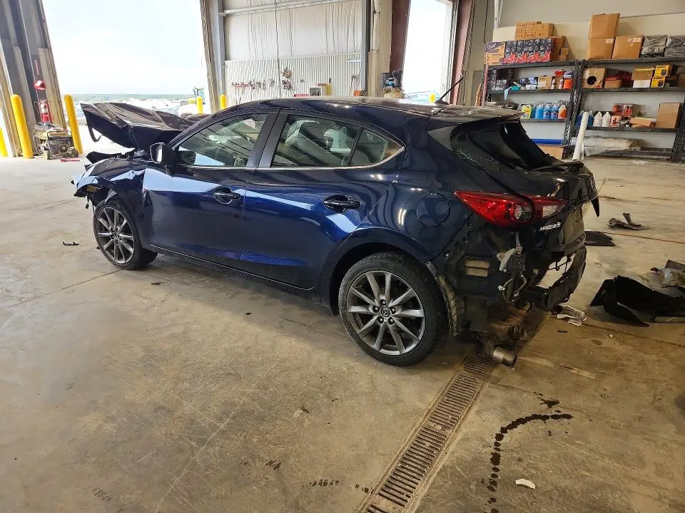 2018 MAZDA 3 TOURING  