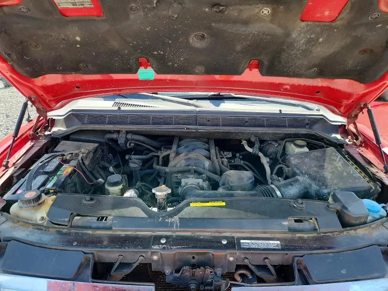 2011 NISSAN TITAN SV  