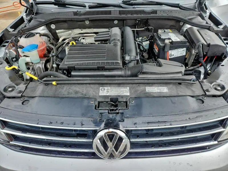 2016 VOLKSWAGEN JETTA SE  