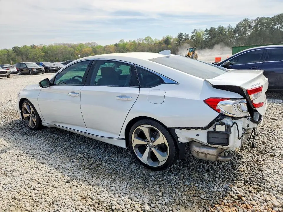 2019 HONDA ACCORD TOURING  
