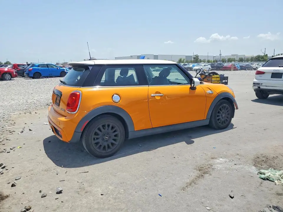 2017 MINI COOPER S  