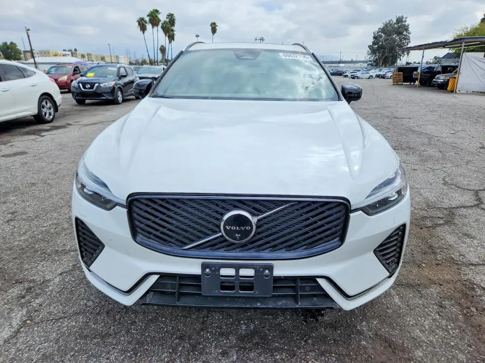 2026 VOLVO XC60 PLUS  