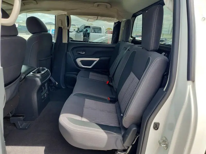 2023 NISSAN TITAN SV  