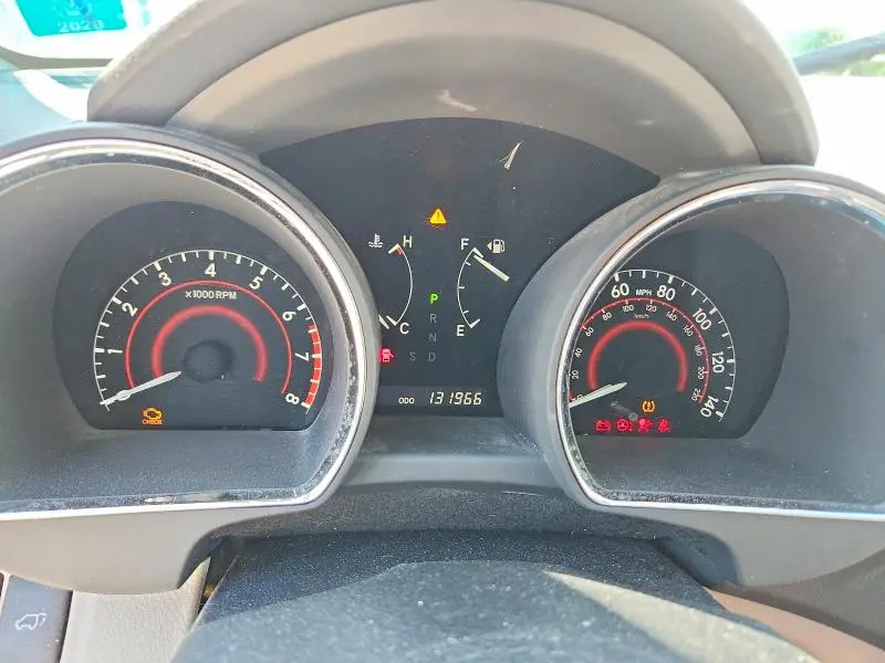 2012 TOYOTA HIGHLANDER SE  