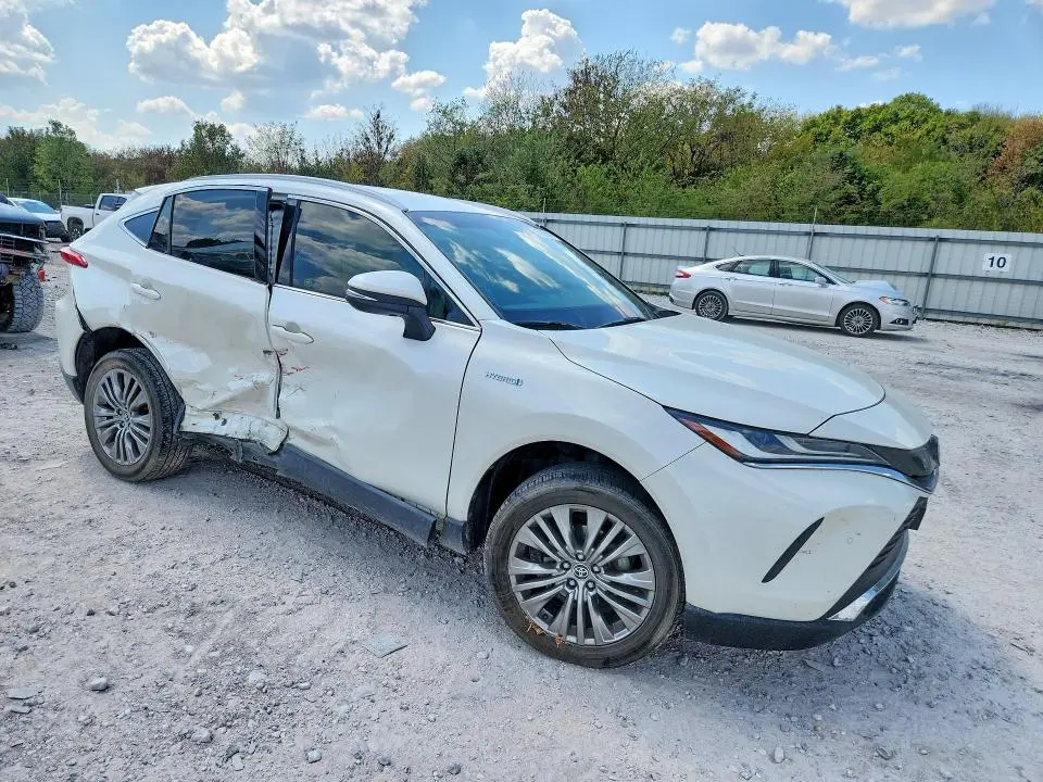 2021 TOYOTA VENZA XLE  