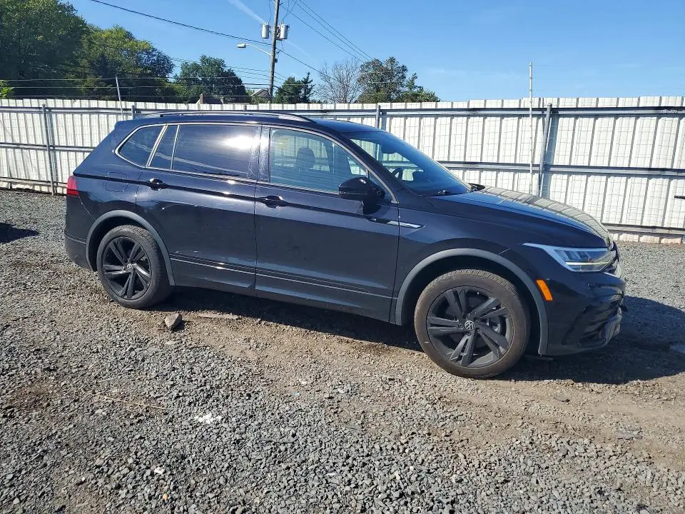2023 VOLKSWAGEN TIGUAN SE R-LINE BLACK  