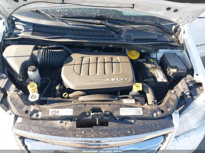 2016 CHRYSLER TOWN & COUNTRY TOURING