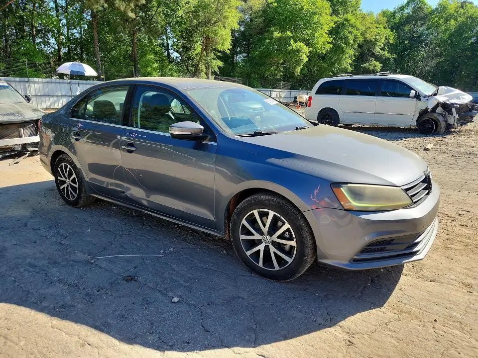 2017 VOLKSWAGEN JETTA SE  