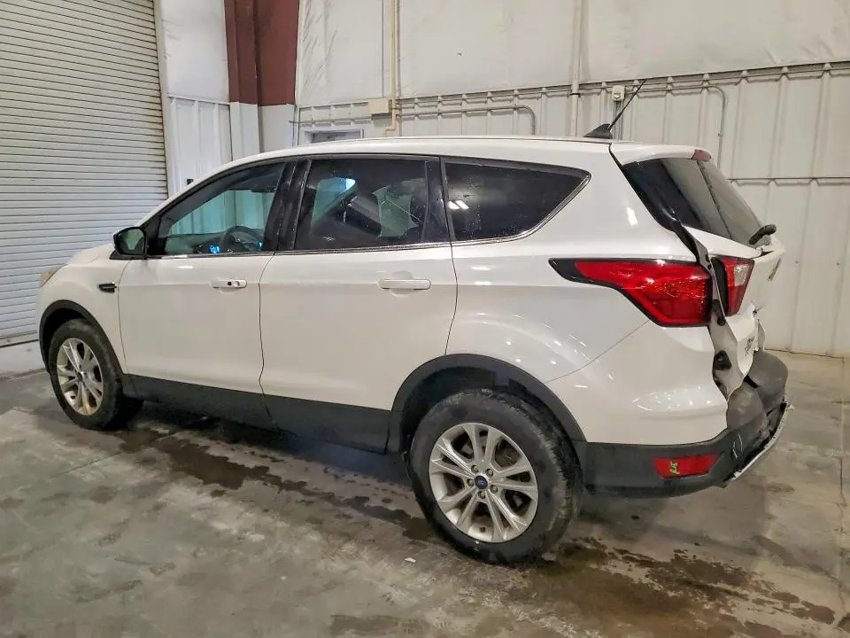 2019 FORD ESCAPE SE  