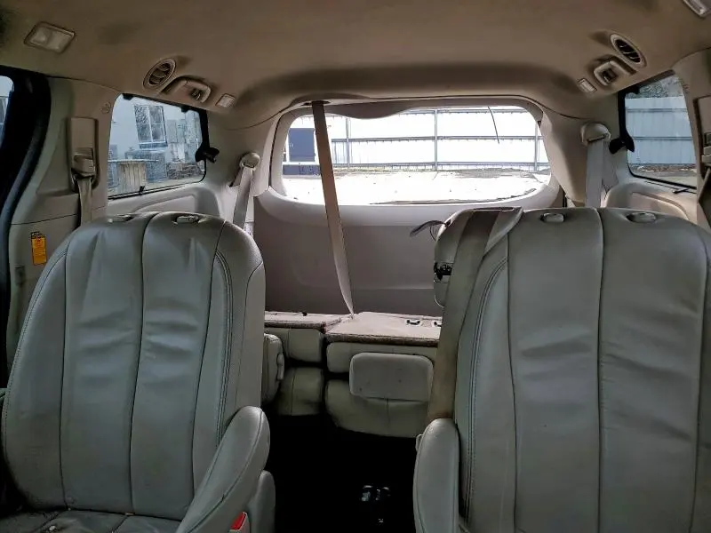 2014 TOYOTA SIENNA XLE  