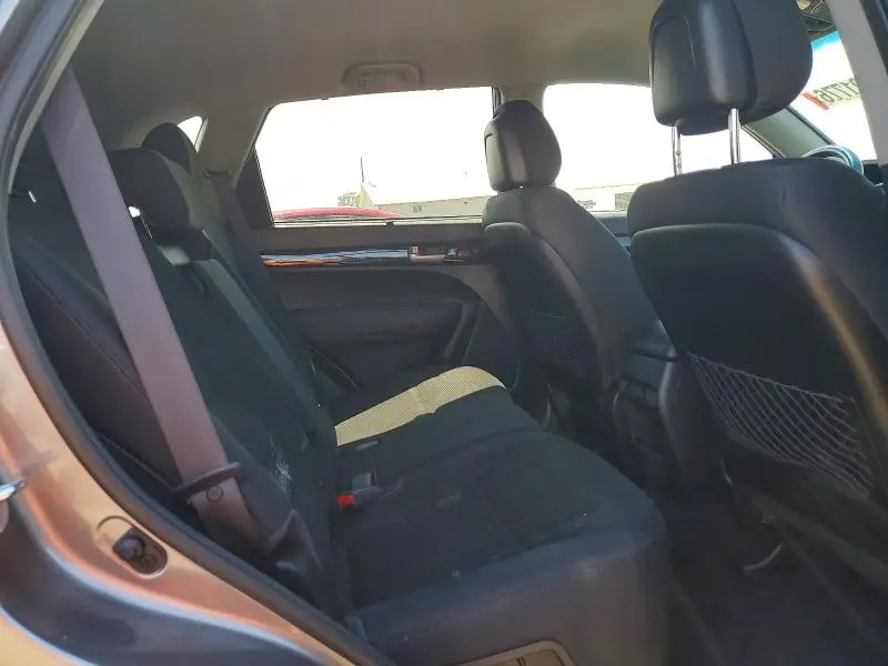 2015 KIA SORENTO LX  