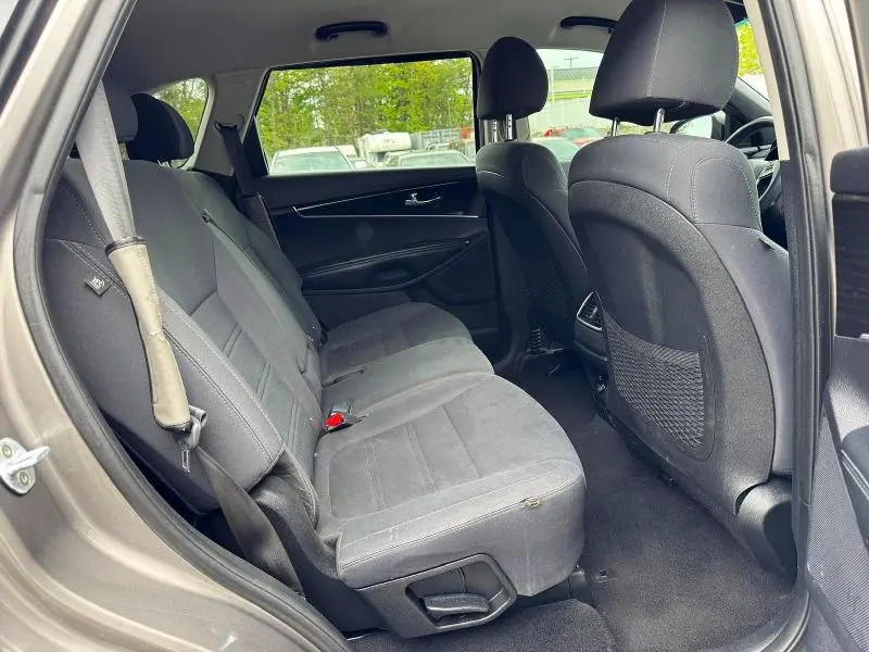 2019 KIA SORENTO LX V6  
