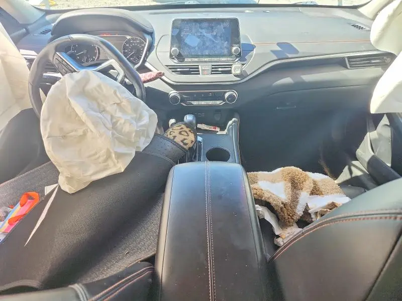 2019 NISSAN ALTIMA SR  