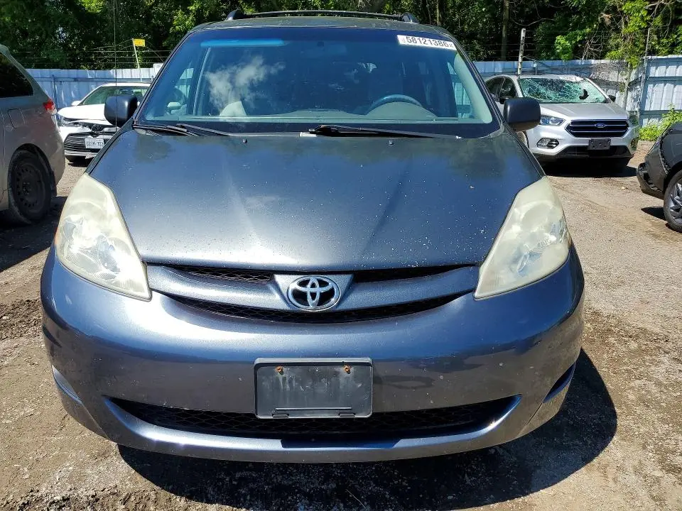 2010 TOYOTA SIENNA CE  