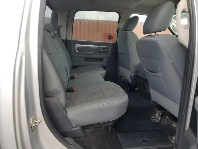 2016 RAM 1500 SLT  