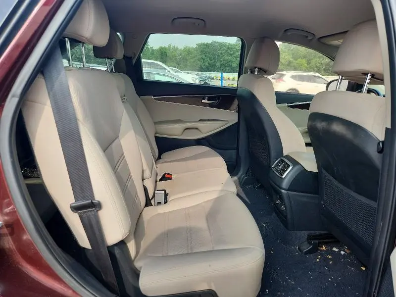 2017 KIA SORENTO LX  