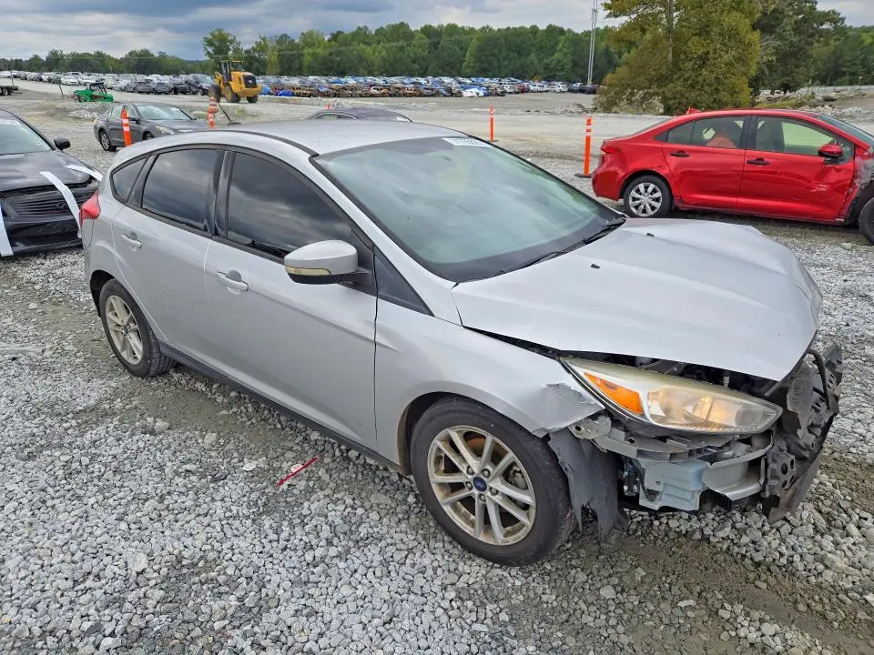2017 FORD FOCUS SE  