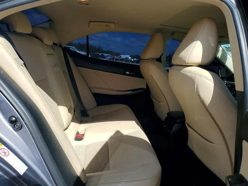 2016 LEXUS IS 200T  
