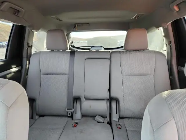 2019 TOYOTA HIGHLANDER LE  