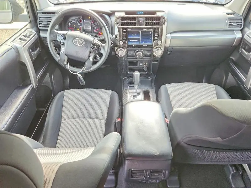 2022 TOYOTA 4RUNNER SR5  