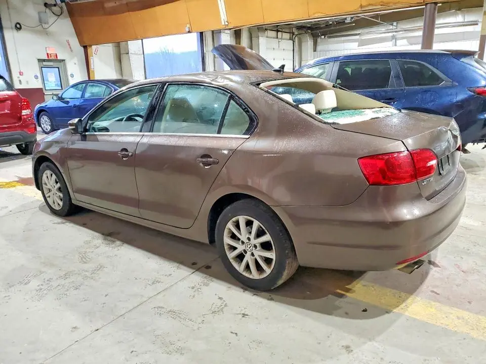 2013 VOLKSWAGEN JETTA SE  