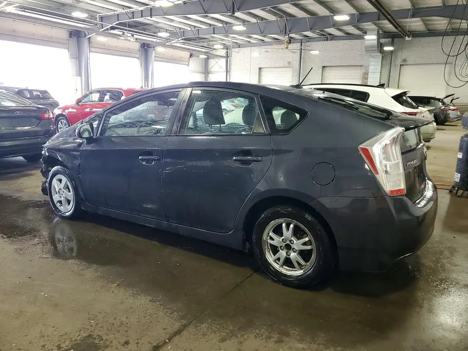 2010 TOYOTA PRIUS III  