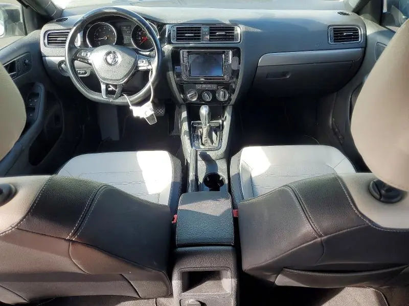 2016 VOLKSWAGEN JETTA SPORT  