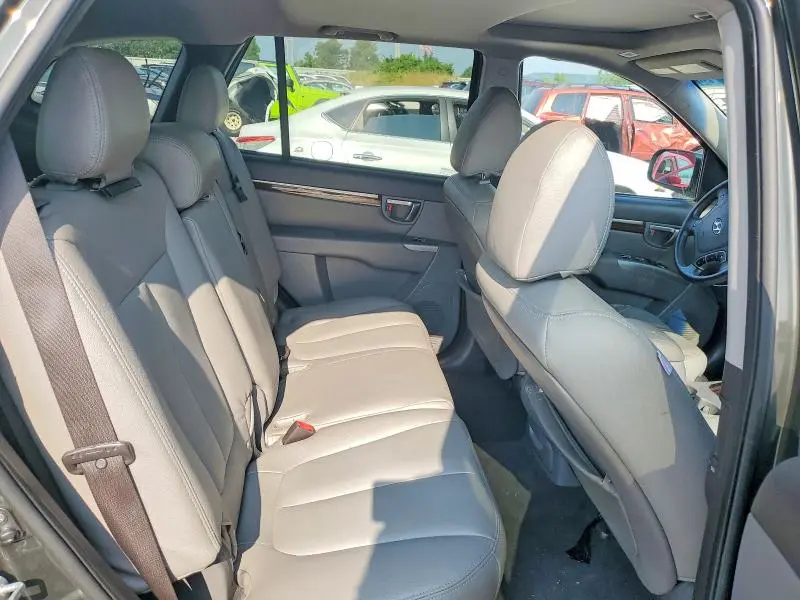 2010 HYUNDAI SANTA FE SE  