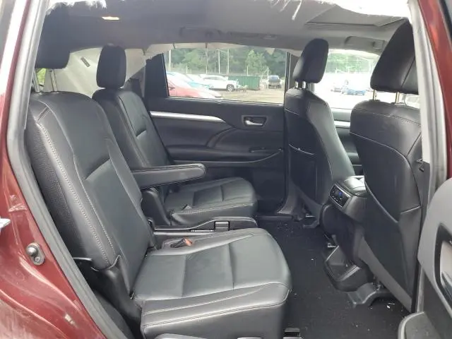 2019 TOYOTA HIGHLANDER SE  