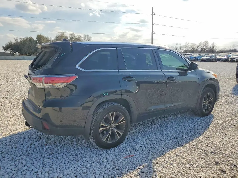 2016 TOYOTA HIGHLANDER XLE  