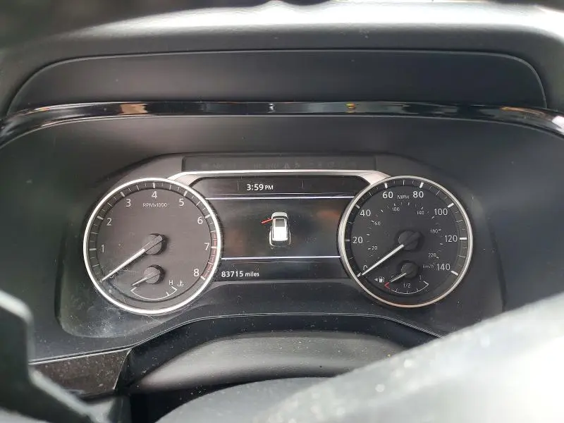 2022 NISSAN PATHFINDER SV  