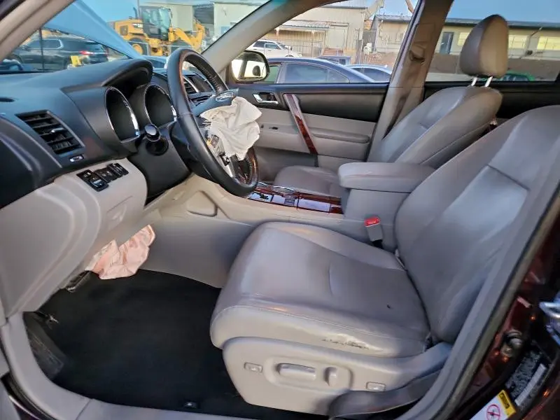 2013 TOYOTA HIGHLANDER LIMITED  