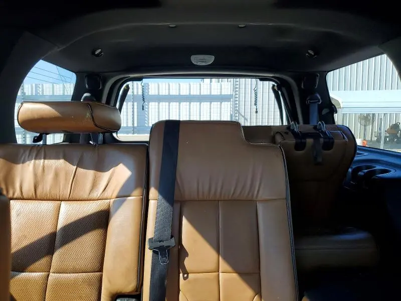 2011 LINCOLN NAVIGATOR   