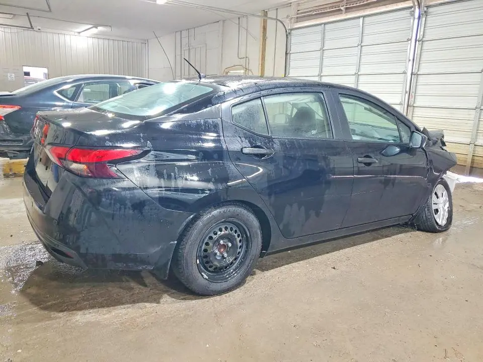2021 NISSAN VERSA S  