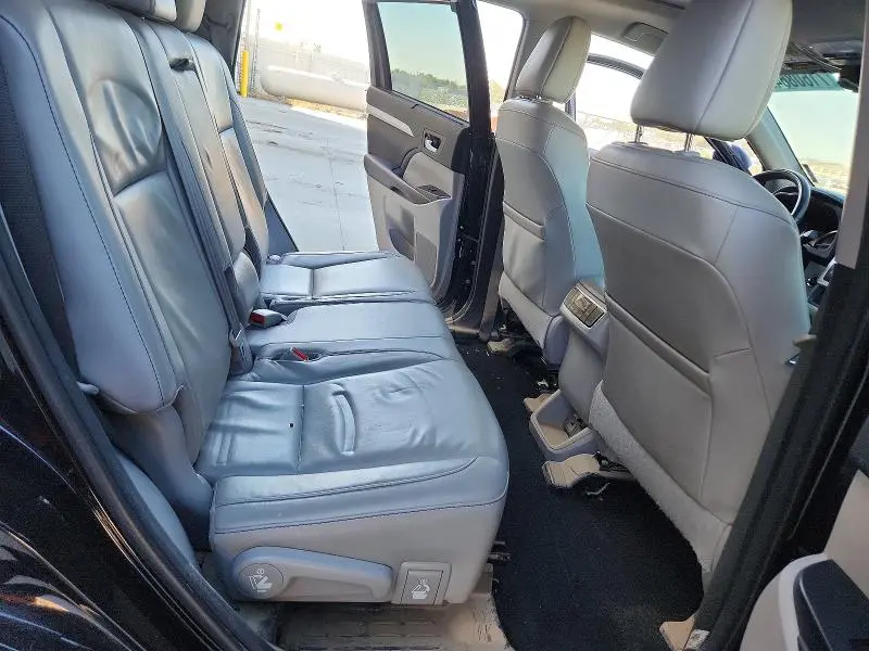 2017 TOYOTA HIGHLANDER XLE  