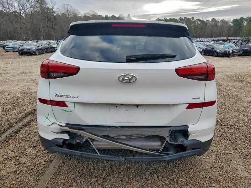 2021 HYUNDAI TUCSON SE  
