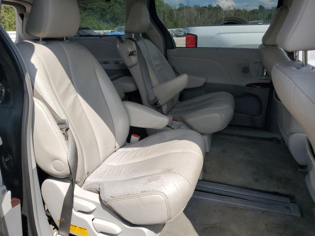 2013 TOYOTA SIENNA XLE