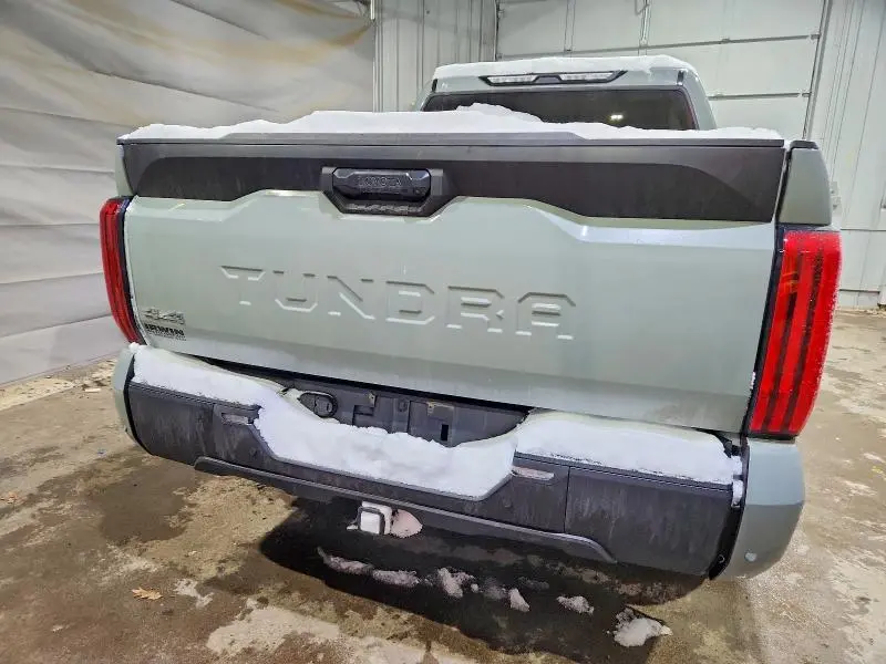 2024 TOYOTA TUNDRA   
