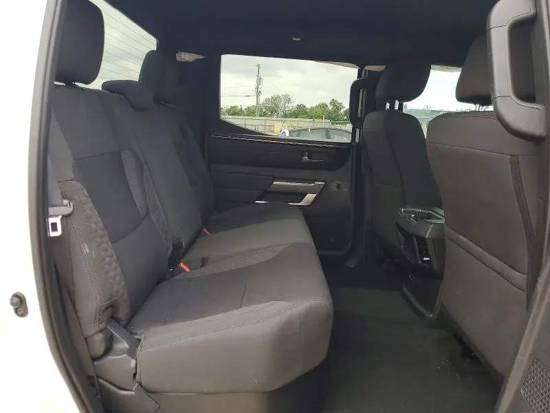 2025 TOYOTA TUNDRA CREWMAX SR5  
