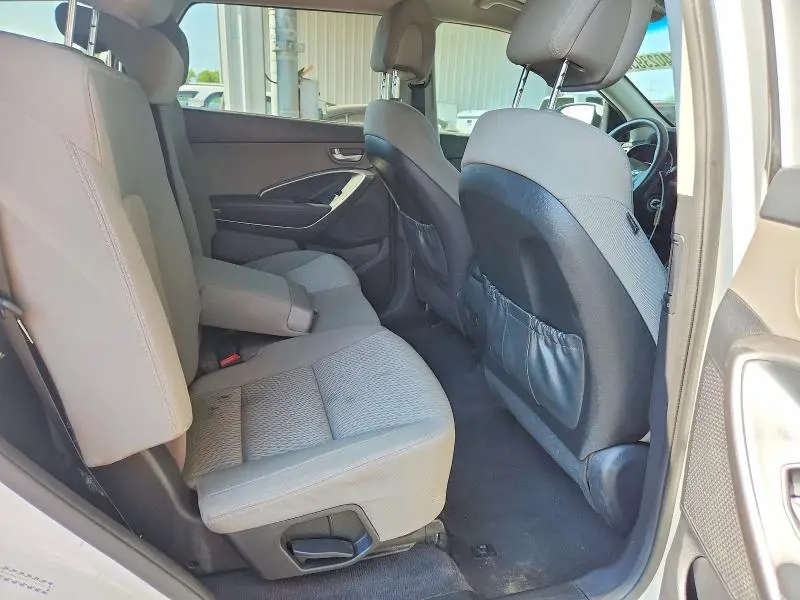 2016 HYUNDAI SANTA FE SE  
