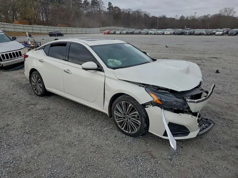 2024 NISSAN ALTIMA SL  