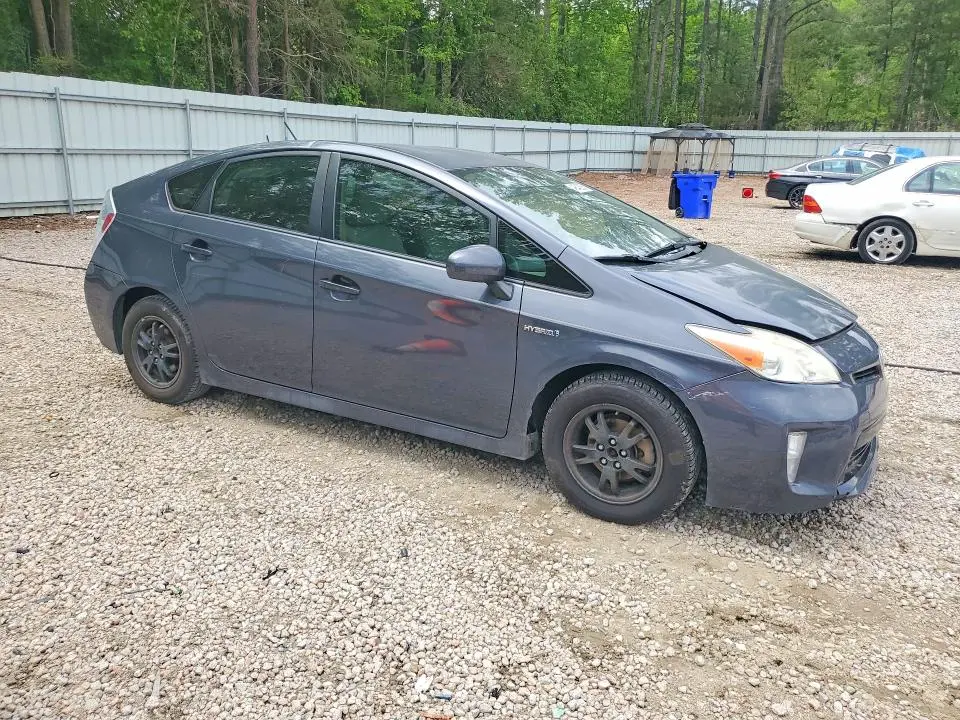 2014 TOYOTA PRIUS TWO  