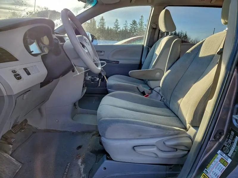 2014 TOYOTA SIENNA   